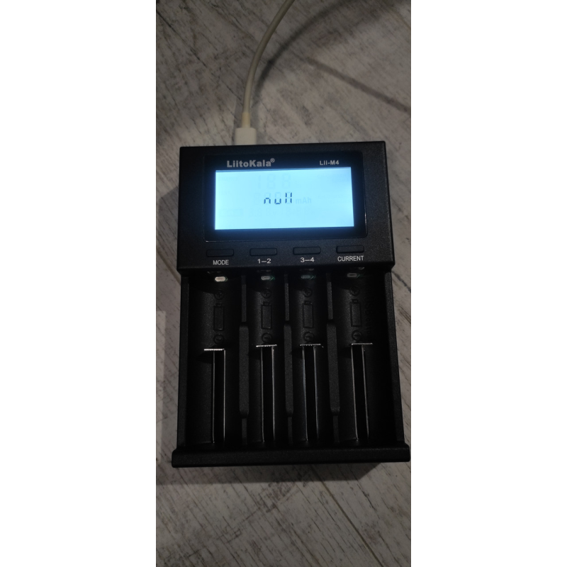 Зарядний пристрій для акумуляторів Liito Kala Lii-M4 Зарядний пристрій для акумуляторів Liito Kala Lii-M4