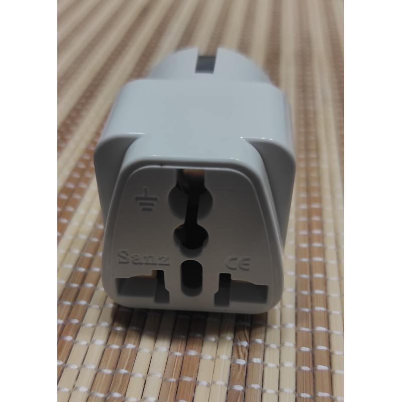 Перехідник із китайської вилки на євро Sanz Перехідник із китайської вилки на євро Sanz